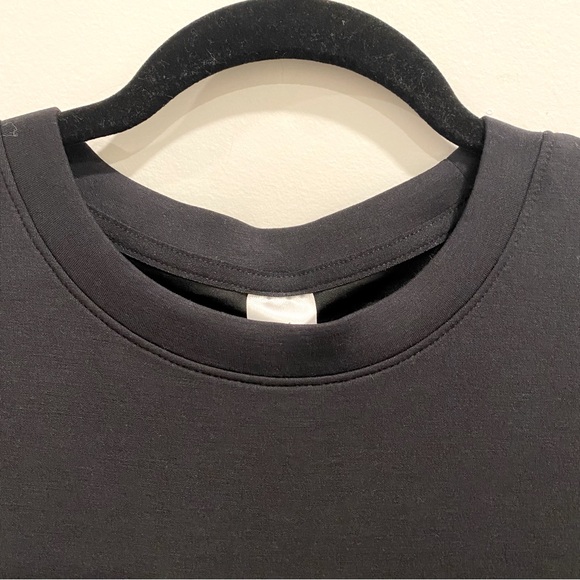 Luxe Scuba Black Tee - Size XL - Picture 6 of 9